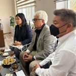 オシュ大学医療学部長室にて